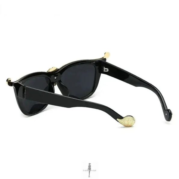 buy-blue-haired-woman-with-lion-head-sunglasses-online-wild-318