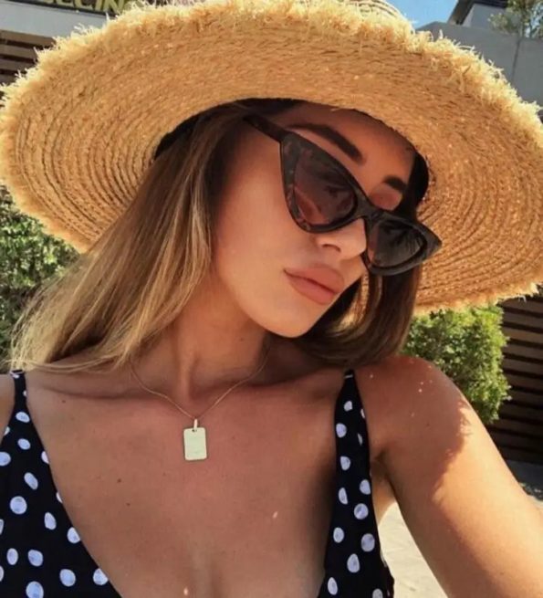 buy-woman-with-sunglasses-hat-and-scarf-online-at-vintage-cat-955